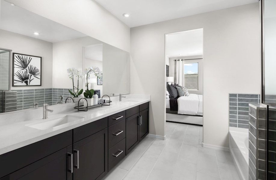 Savannah Primary Bathroom