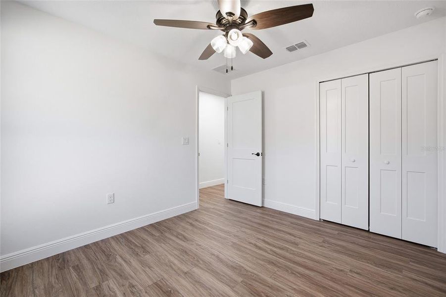 Spacious, unfurnished interior of a new home in , Citrus Springs (Image 25).