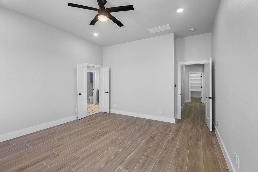 Spacious, unfurnished interior of a new home in , Whitesboro (Image 29). Spacious, unfurnished interior of a new home in , Whitesboro (Image 29).