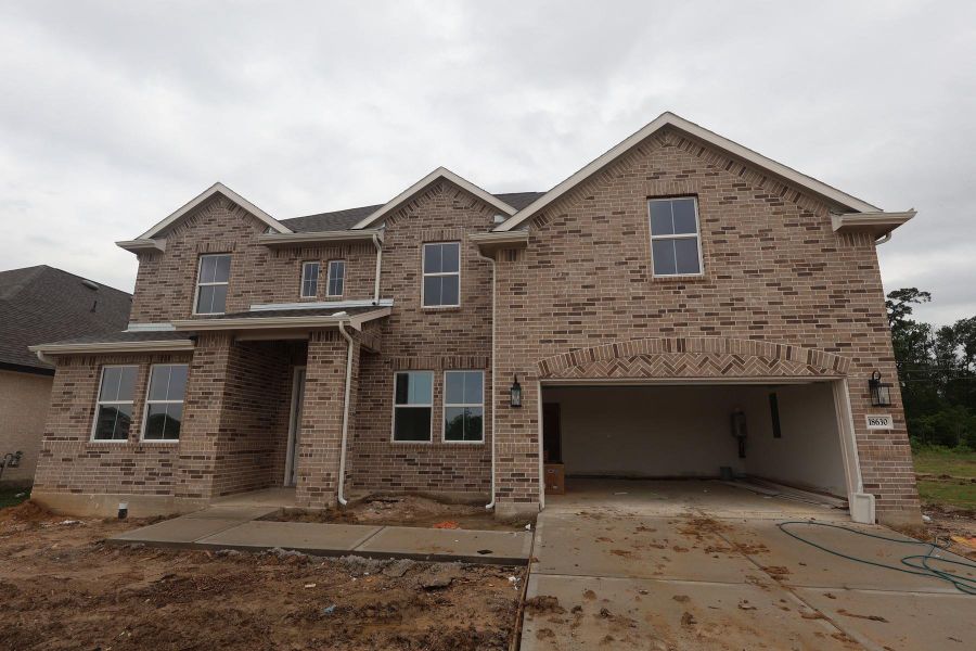 Two story home with 4 beds, 3.5 baths, and 2 car garage Two story home with 4 beds, 3.5 baths, and 2 car garage