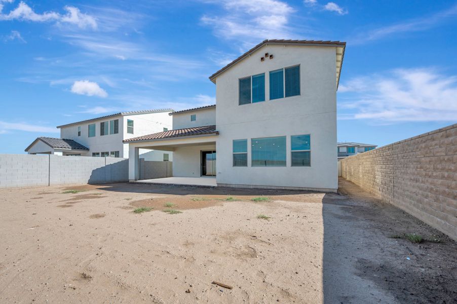Exterior details and patio area of a home in Terraza, San Tan Valley (Image 21).