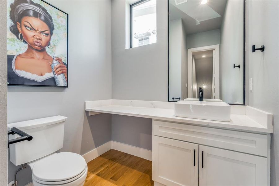 Furnished interior view inside a new home in , Dallas (Image 13).