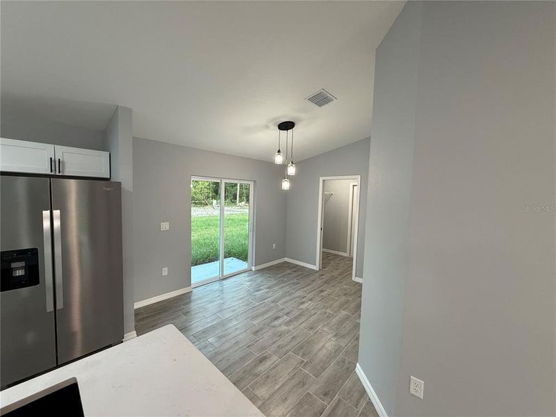 Spacious, unfurnished interior of a new home in , Ocala (Image 4).