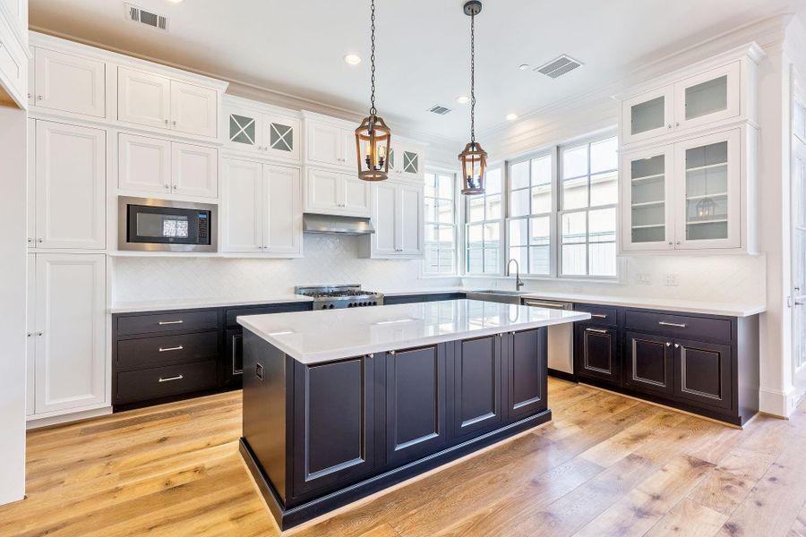 Wow factor chef's kitchen similar to this layout Wow factor chef's kitchen similar to this layout