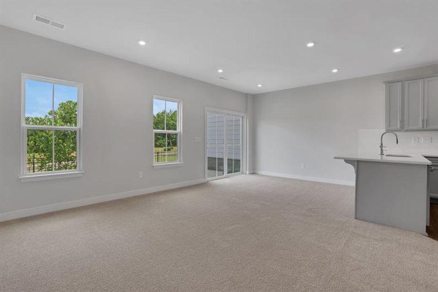 Spacious, unfurnished interior of a new home in Laurel Fields, Gainesville (Image 17).