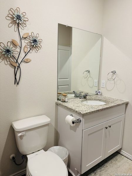 Furnished interior view inside a new home in Winding Creek, New Braunfels (Image 10).