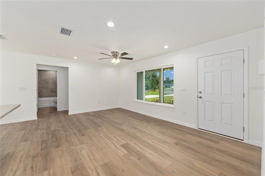 Spacious, unfurnished interior of a new home in , Dunnellon (Image 34).