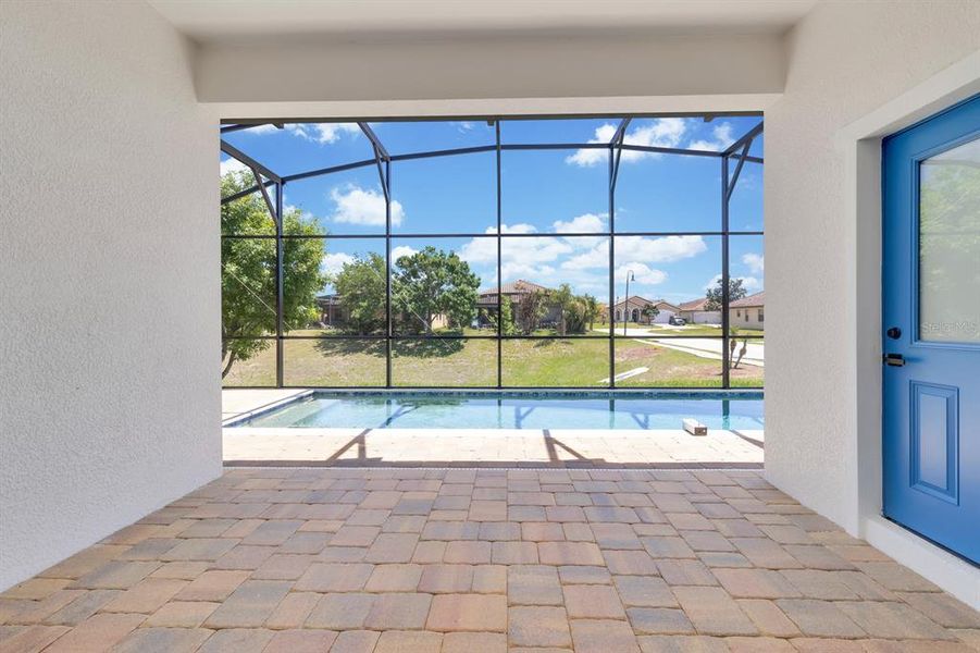 Exterior details and patio area of a home in , Haines City (Image 27).