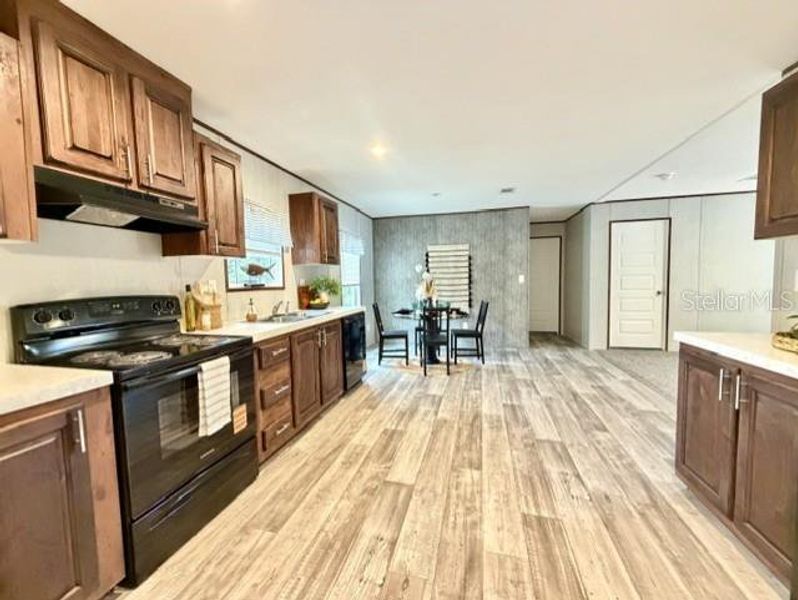 Furnished interior view inside a new home in , Chiefland (Image 11).