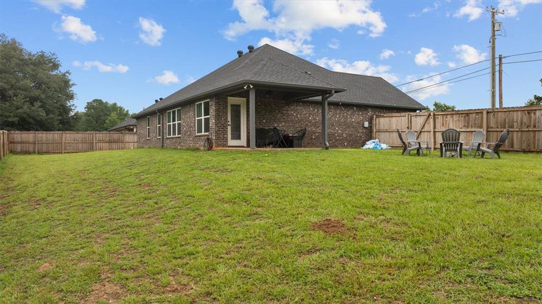 Community amenities in , Lindale (Image 18).