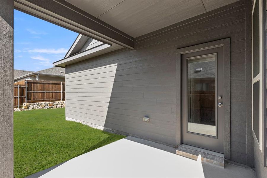 25. 3200 Yellow Pine - Patio