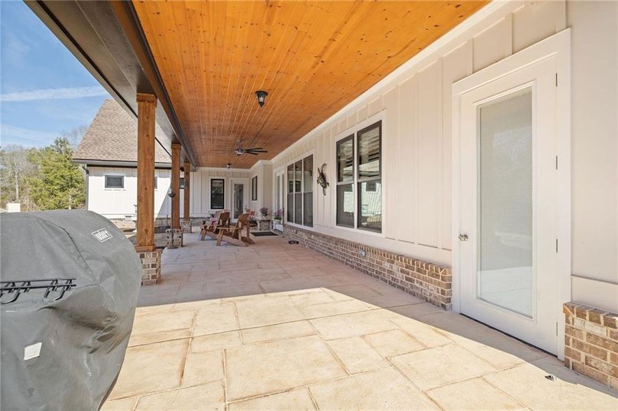 Exterior details and patio area of a home in , Jefferson (Image 28).