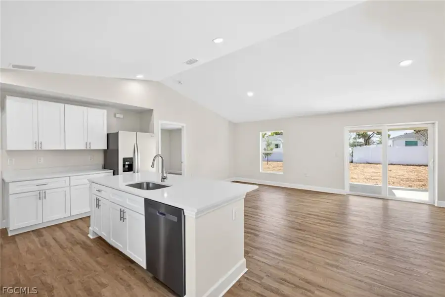 Furnished interior view inside a new home in Cape Coral, Cape Coral (Image 13).
