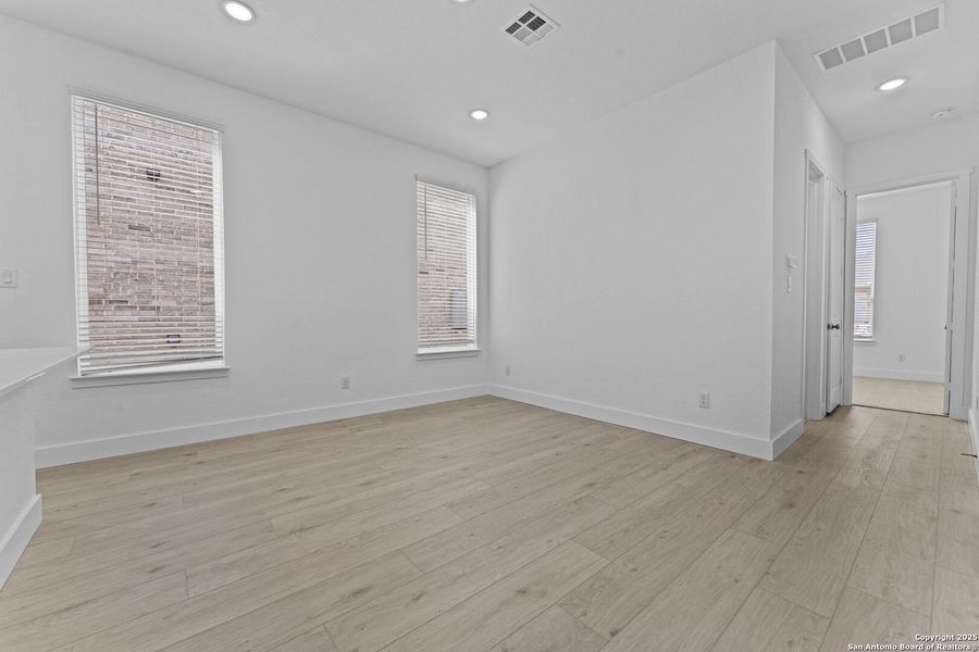 Spacious, unfurnished interior of a new home in , New Braunfels (Image 29).