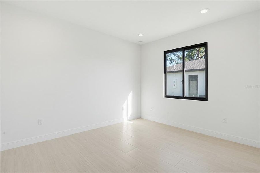 Spacious, unfurnished interior of a new home in , North Port (Image 34).
