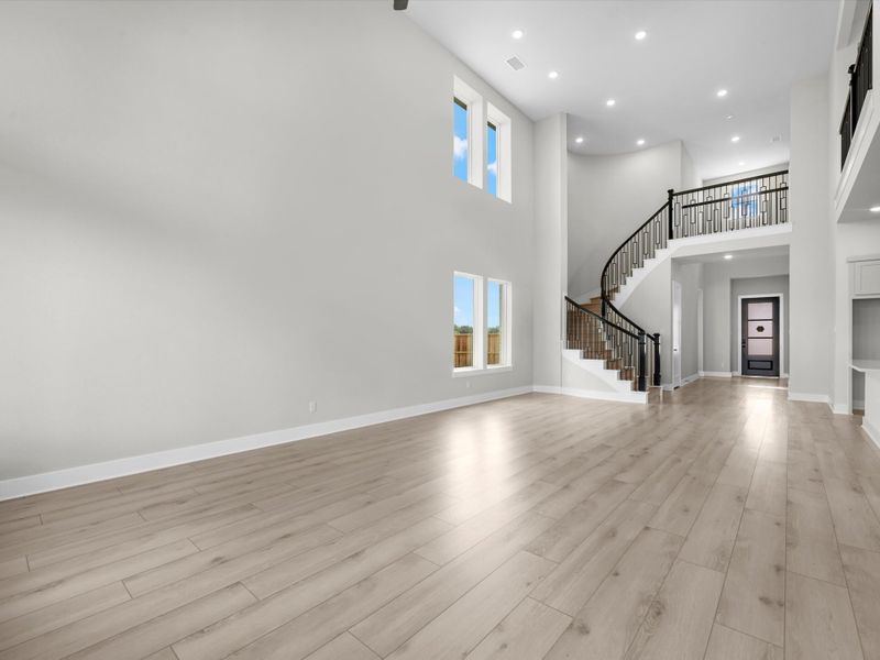Spacious, unfurnished interior of a new home in Pecan Ridge, Fulshear (Image 15).