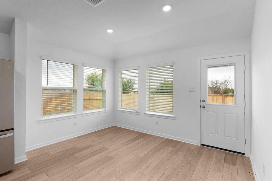 Spacious, unfurnished interior of a new home in Briarwood, Elgin (Image 16).