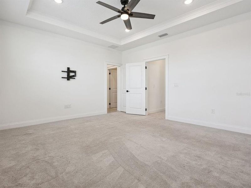 Spacious, unfurnished interior of a new home in Osprey Ranch, Winter Garden (Image 33).