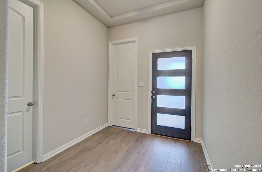 Spacious, unfurnished interior of a new home in Clear Creek, New Braunfels (Image 13). Spacious, unfurnished interior of a new home in Clear Creek, New Braunfels (Image 13).