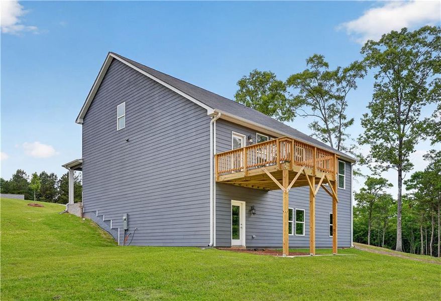 Exterior details and patio area of a home in Waters Edge, Mansfield (Image 4).