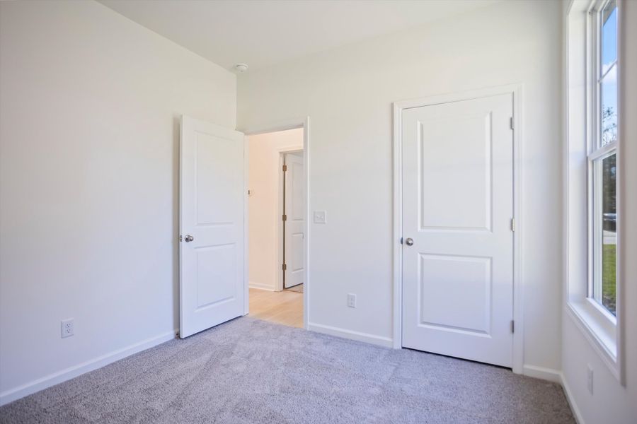 Spacious, unfurnished interior of a new home in Whiskey Run, New Ellenton (Image 19).