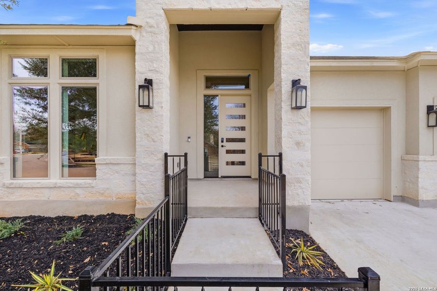 Exterior details and patio area of a home in , New Braunfels (Image 4).