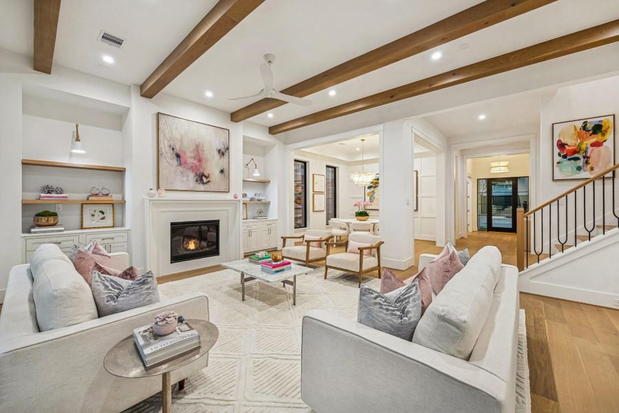 Another view towards the beautiful and wtde entrance.