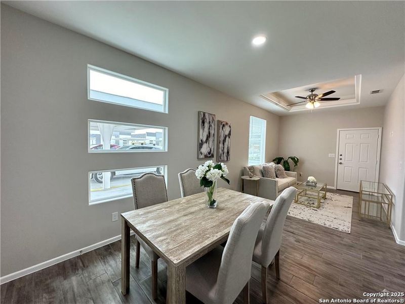 Furnished interior view inside a new home in , Alamo (Image 31).