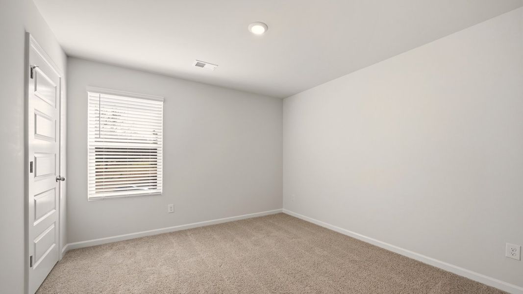 Spacious, unfurnished interior of a new home in Poplar Preserve, Newnan (Image 21).