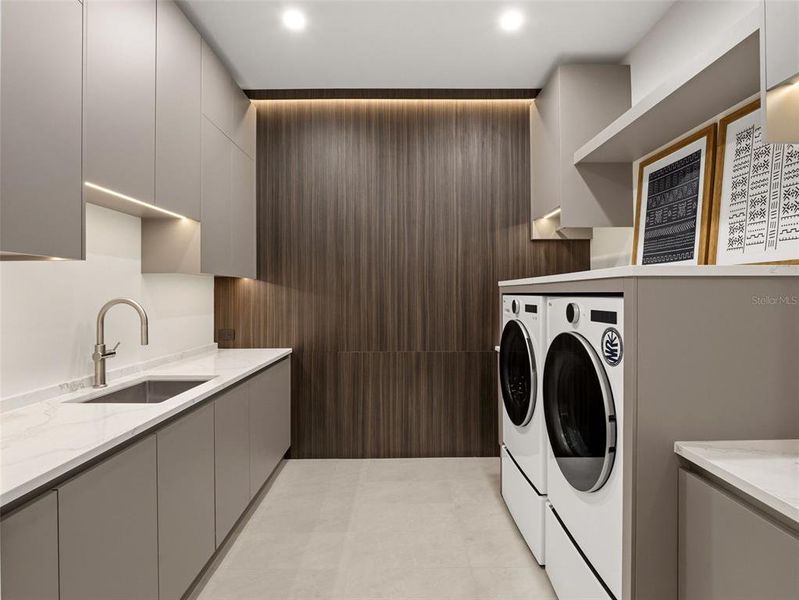 Furnished interior view inside a new home in , Orlando (Image 17).