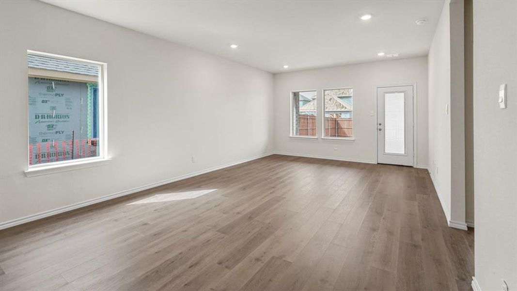 Spacious, unfurnished interior of a new home in Creekside Ranch, Blue Ridge (Image 18).
