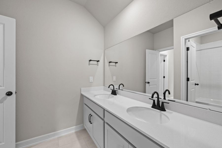 Furnished interior view inside a new home in Oakwood Estates, Waller (Image 5).