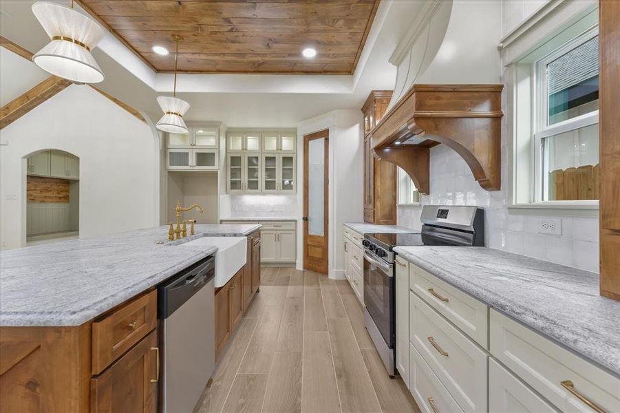 Furnished interior view inside a new home in , Fort Worth (Image 10).