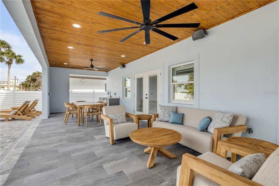 Exterior details and patio area of a home in , New Smyrna Beach (Image 4).