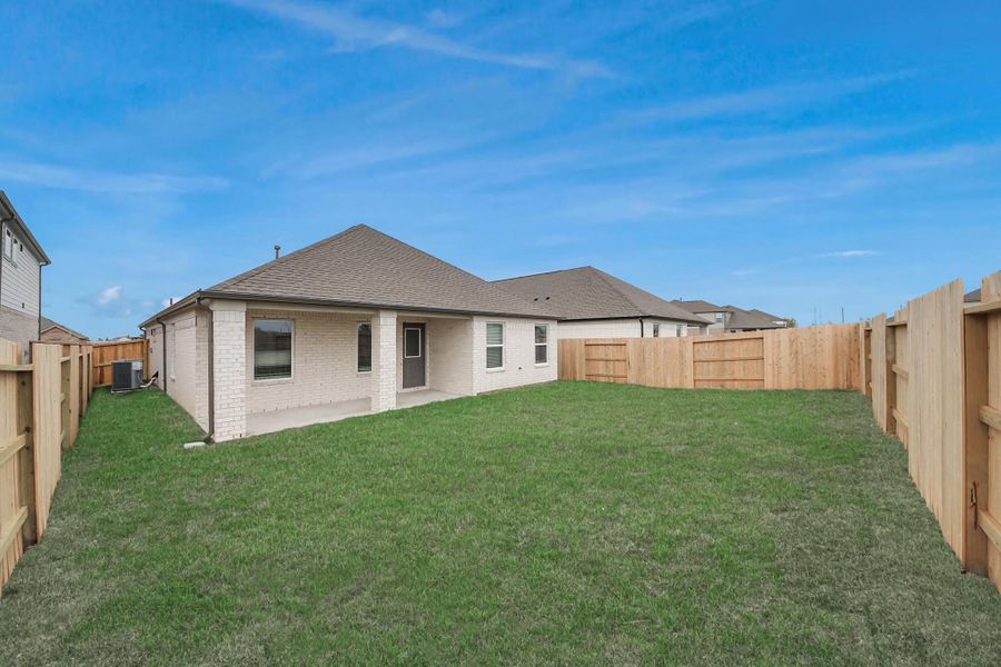 Explore the expansive backyard with its inviting covered patio—a perfect blend of space for the kids to play and adults to unwind. Ideal for creating your outdoor oasis, this backyard accommodates patio furniture, a BBQ pit, and endless possibilities for leisure and entertainment.
