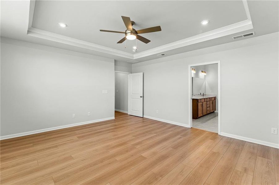 Spacious, unfurnished interior of a new home in Watermist at Mirror Lake, Villa Rica (Image 20).