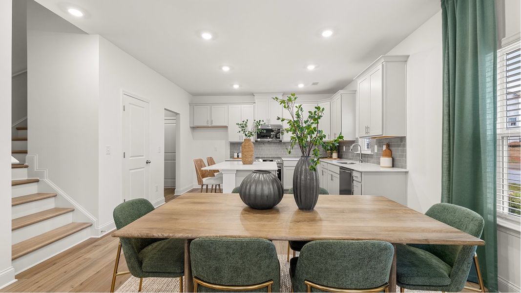 2883 Centerville Dining 3of4 F1 2883 Centerville Dining 3of4 F1