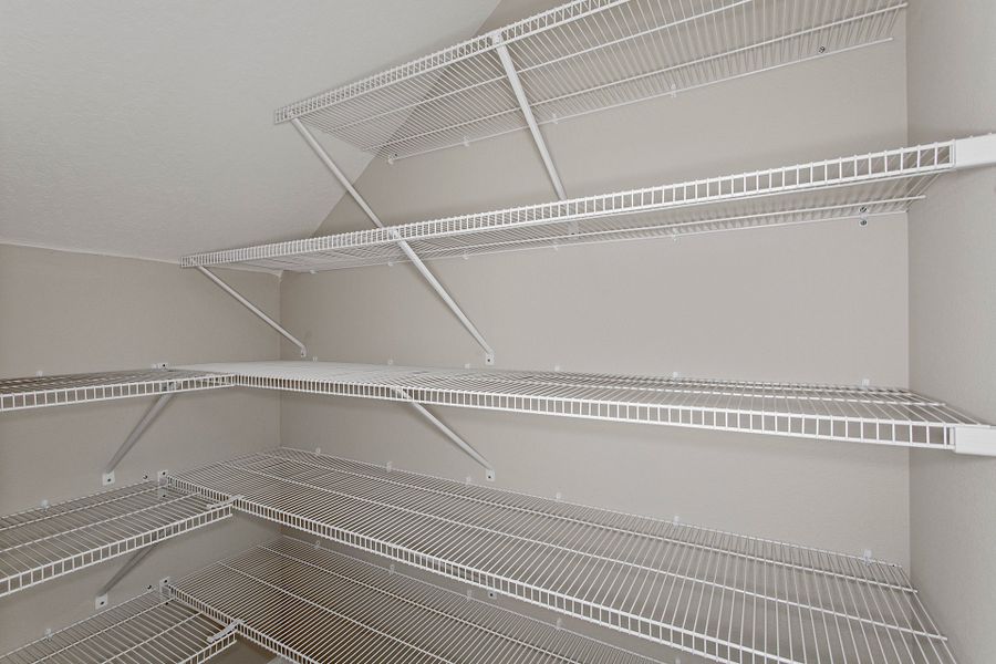 Spacious, unfurnished interior of a new home in Two Rivers, Zephyrhills (Image 13).