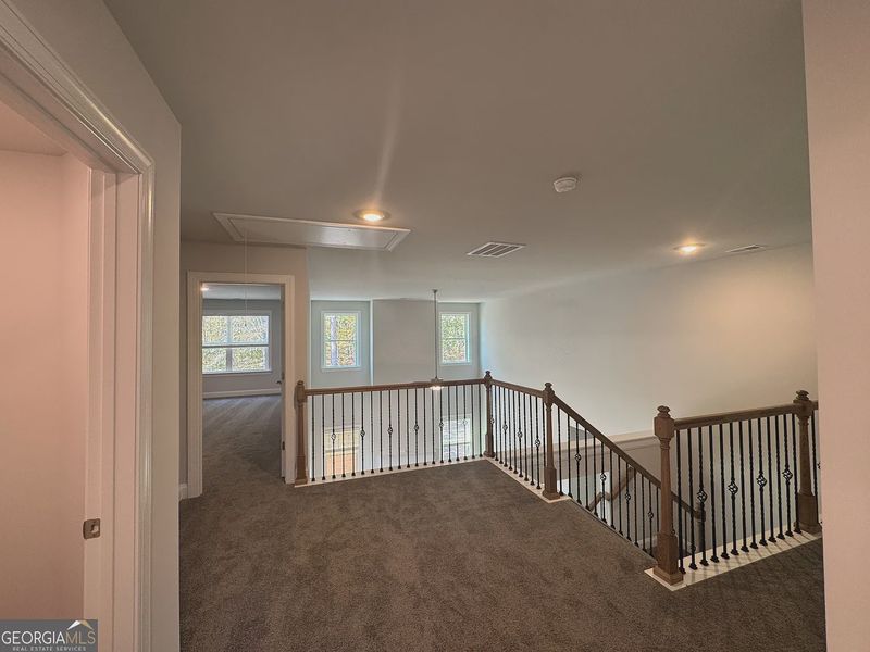 Spacious, unfurnished interior of a new home in Tuscany Hills, Douglasville (Image 21).