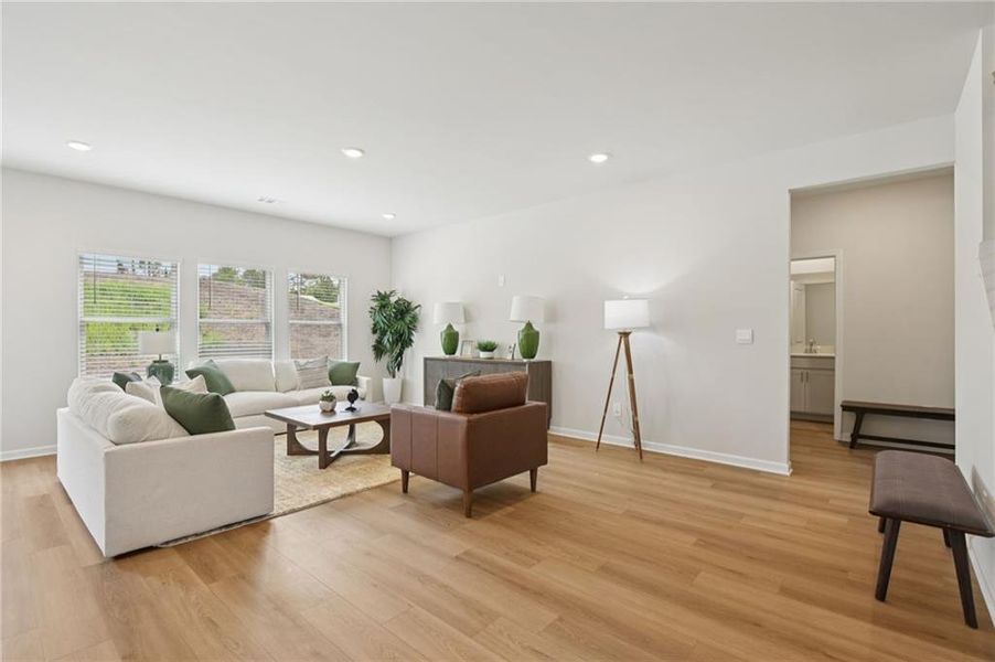 Furnished interior view inside a new home in Ivey Township, Dallas (Image 33).
