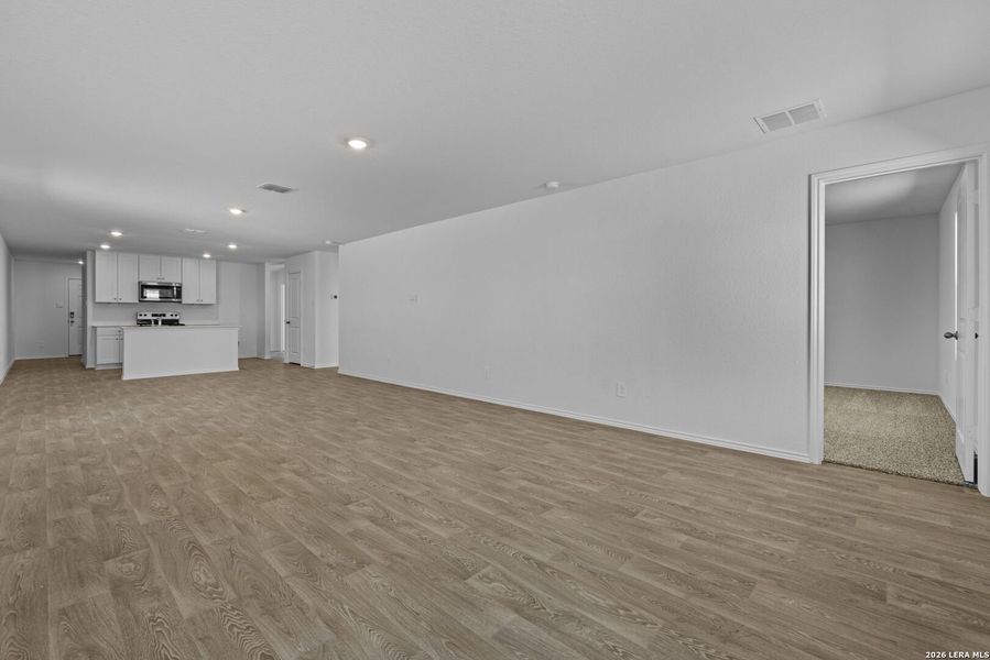 Spacious, unfurnished interior of a new home in Arroyo Ranch, Seguin (Image 19). Spacious, unfurnished interior of a new home in Arroyo Ranch, Seguin (Image 19).