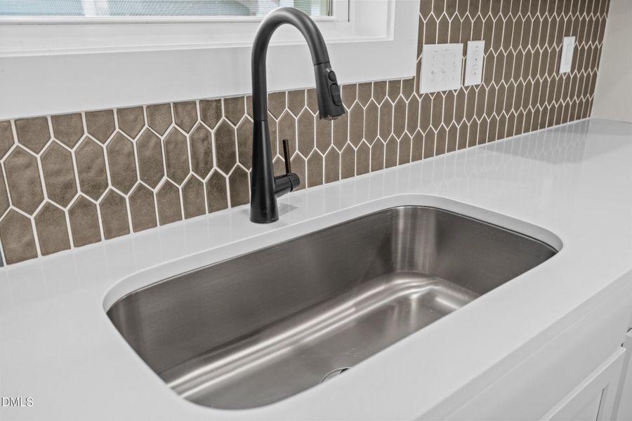 010_WFP-2846 Kitchen - Detail - Medium