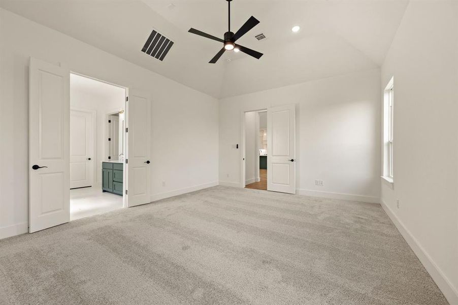 Spacious, unfurnished interior of a new home in Highland Oaks, Boyd (Image 10). Spacious, unfurnished interior of a new home in Highland Oaks, Boyd (Image 10).