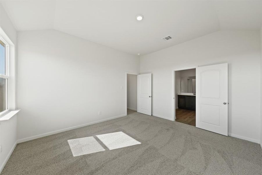 Spacious, unfurnished interior of a new home in Cresson Estates, Cresson (Image 8).
