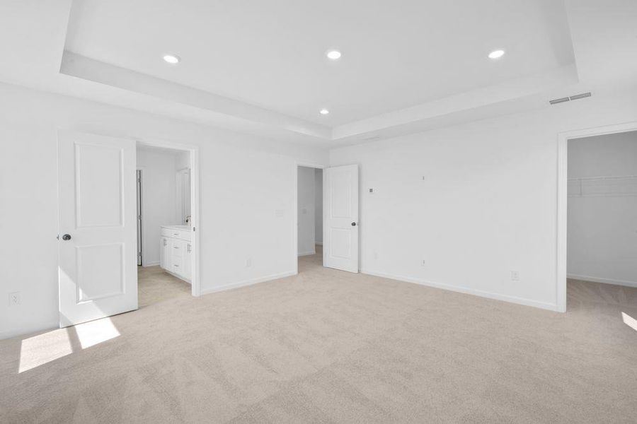 Spacious, unfurnished interior of a new home in Falls Creek, Flowery Branch (Image 15).