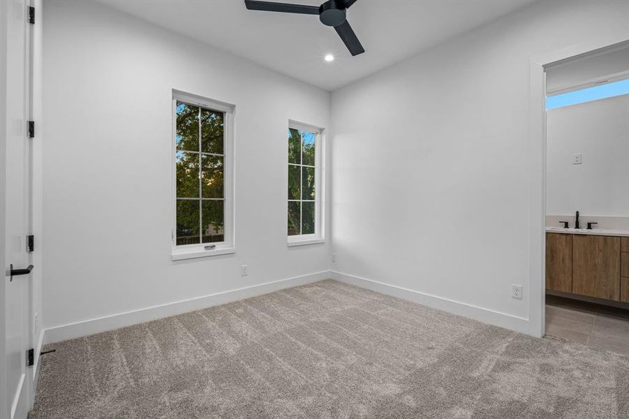 Spacious, unfurnished interior of a new home in , Dallas (Image 18).