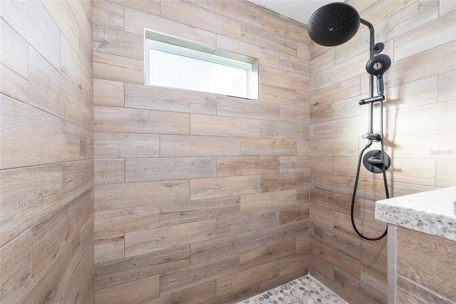 Close-up of interior finishes inside a home in , Dunnellon (Image 14).