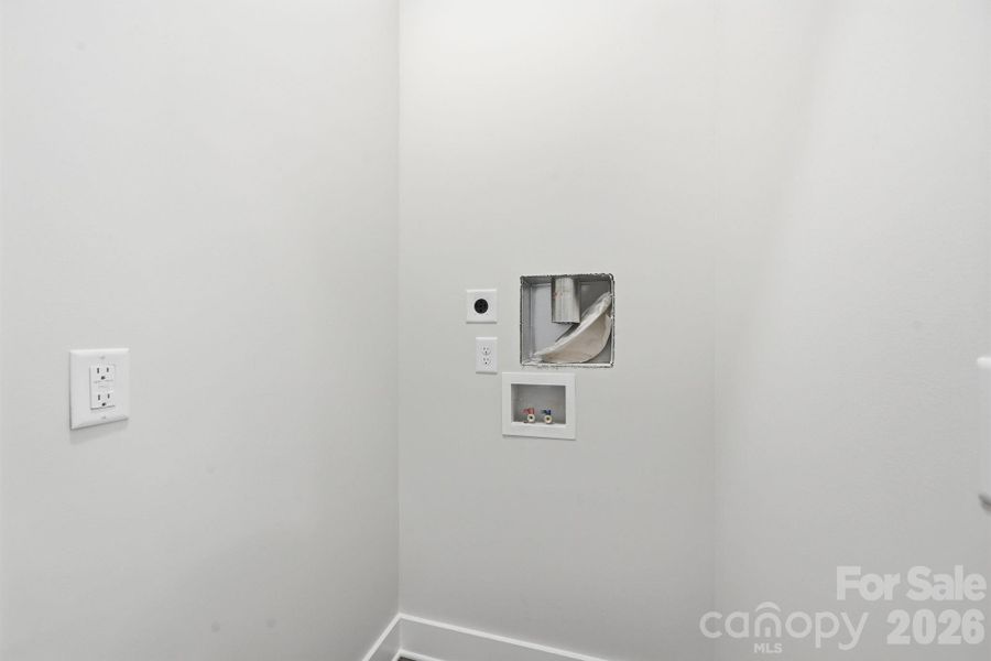 Spacious, unfurnished interior of a new home in , Monroe (Image 11).