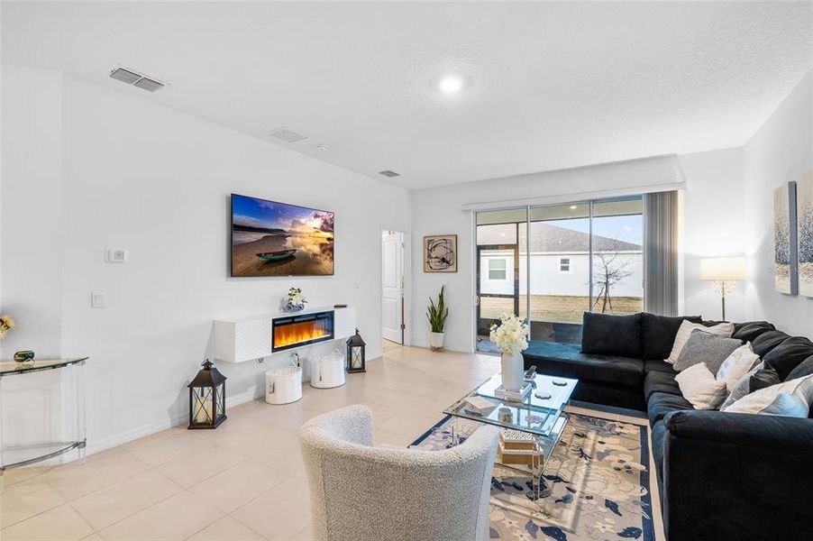 Furnished interior view inside a new home in , Wesley Chapel (Image 10).