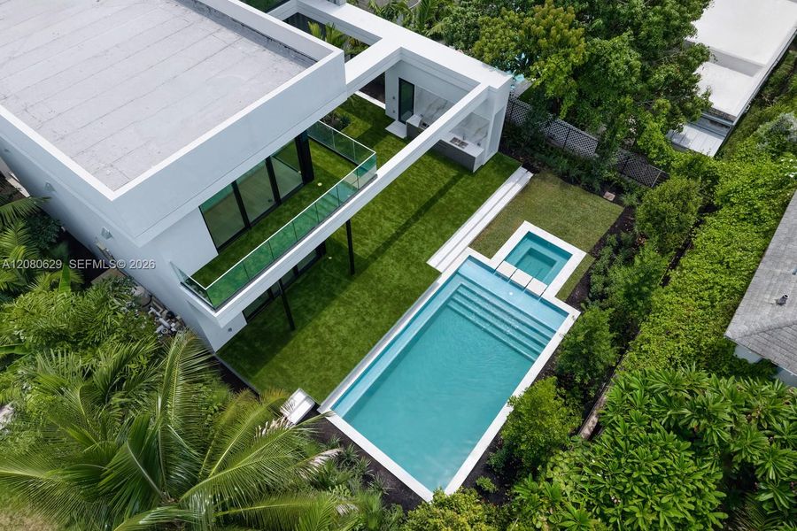 Community amenities in , Miami Beach (Image 46).